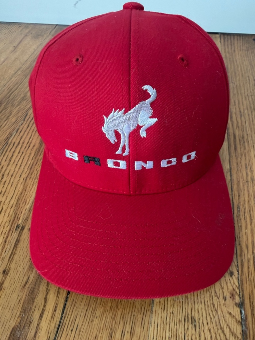 Bronco Red Embroidered Logo Baseball Cap Flexfit size L/XL